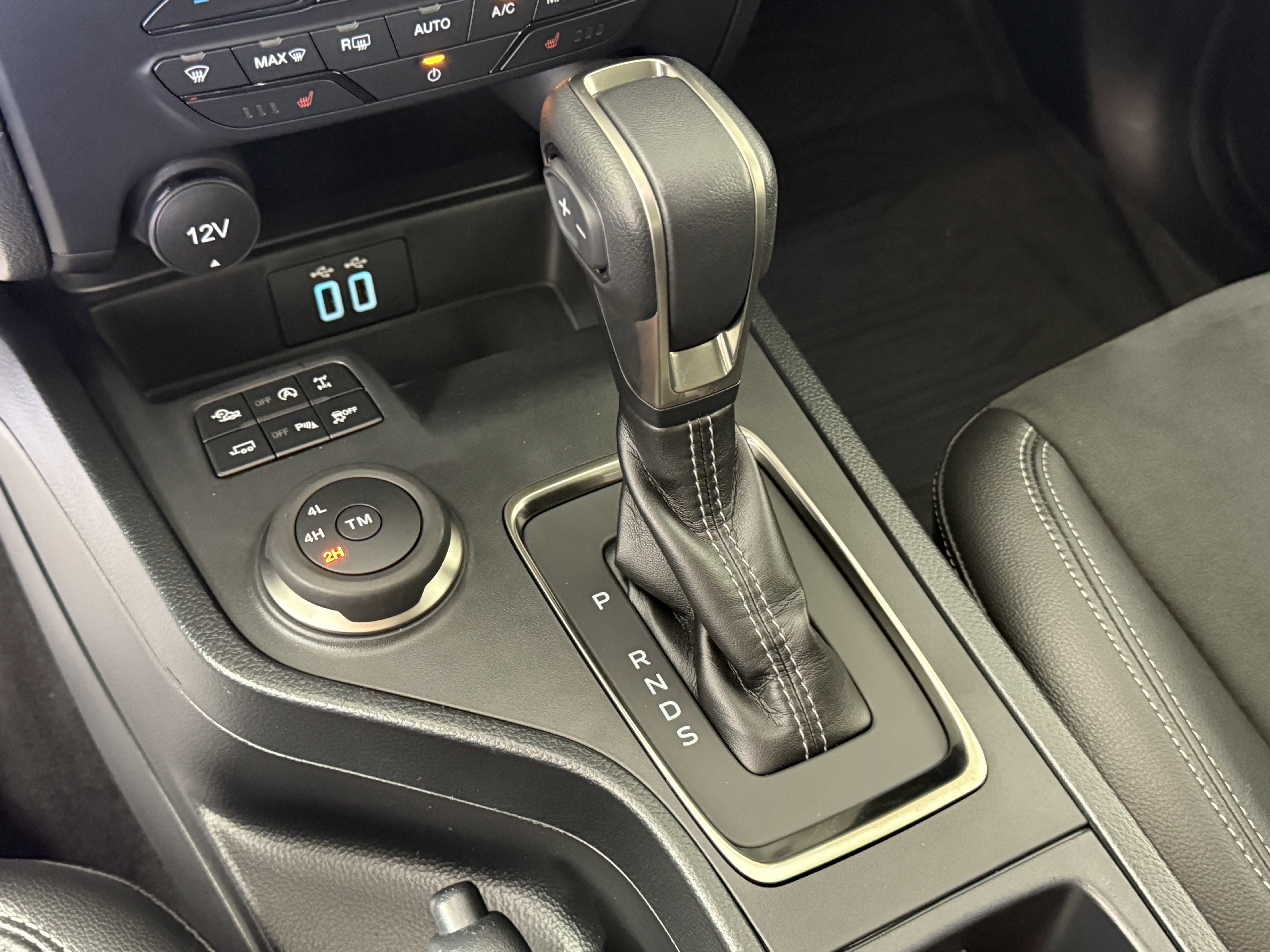 Certified 2022 Ford Ranger Lariat w/ Tremor Off-Road Package image 24