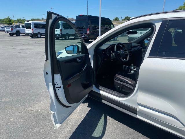 Certified 2023 Ford Escape ST-Line Select w/ Tech Pack #2 AWD/4WD image 9