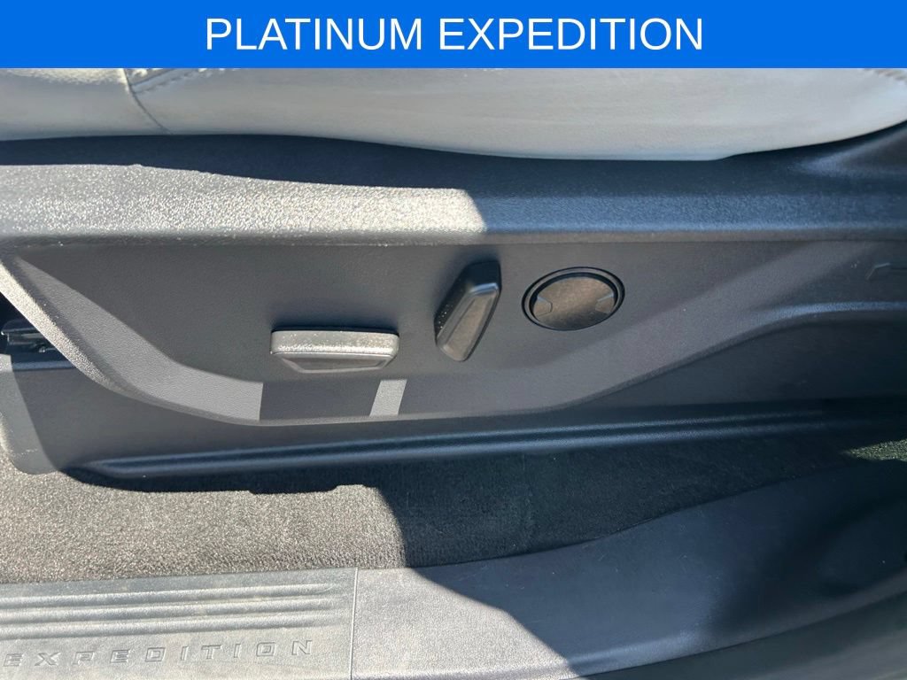Certified 2025 Ford Expedition Platinum w/ Driver's Package AWD/4WD image 13