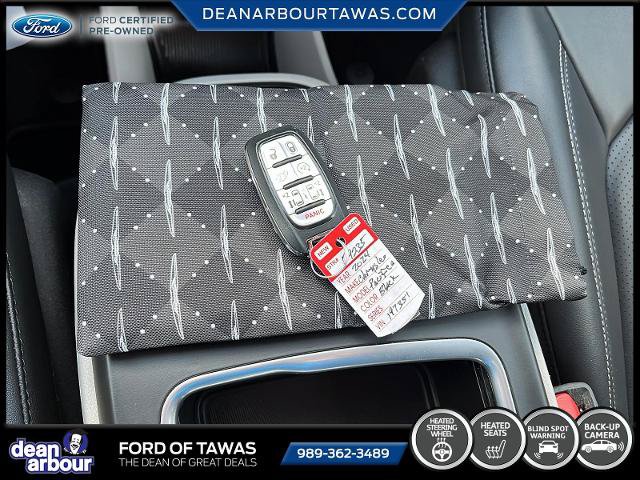 Used 2024 Chrysler Pacifica Touring-L FWD image 12