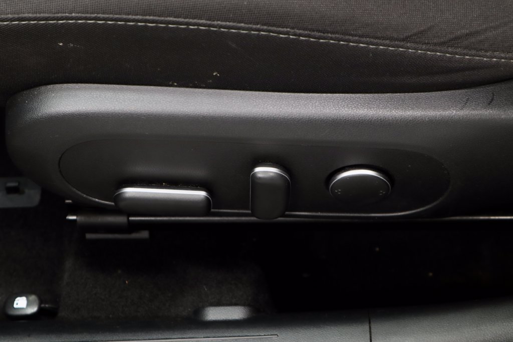 Used 2024 Hyundai Kona SEL FWD image 24