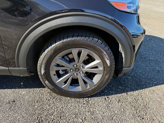 Certified 2022 Ford Explorer XLT w/ Equipment Group 202A image 28