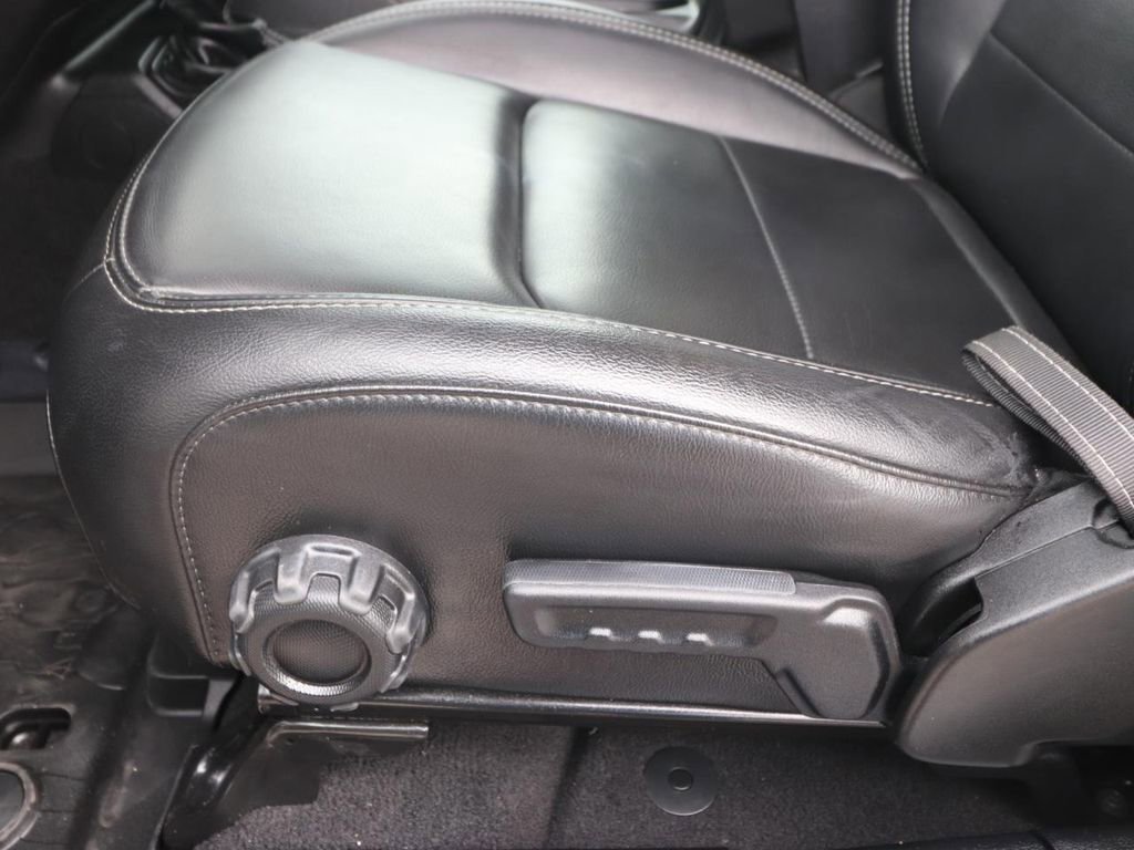 Used 2021 Jeep Wrangler Unlimited Sahara AWD/4WD image 18