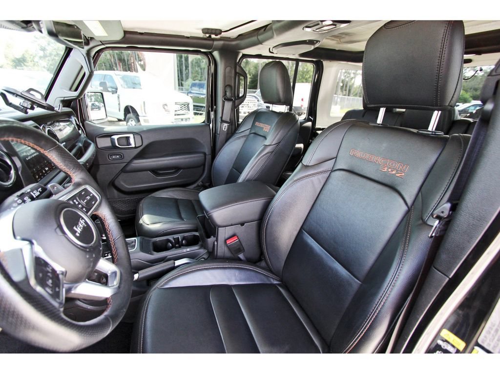 Used 2022 Jeep Wrangler Unlimited Rubicon w/ Xtreme Recon 35" Tire Package AWD/4WD image 28