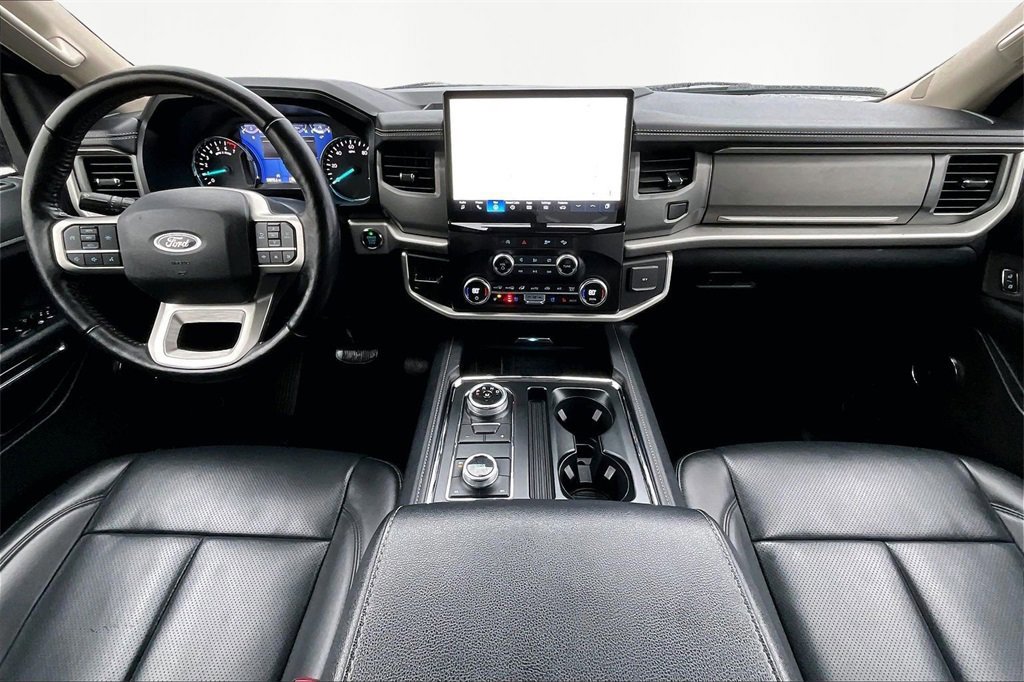 Certified 2023 Ford Expedition XLT image 16