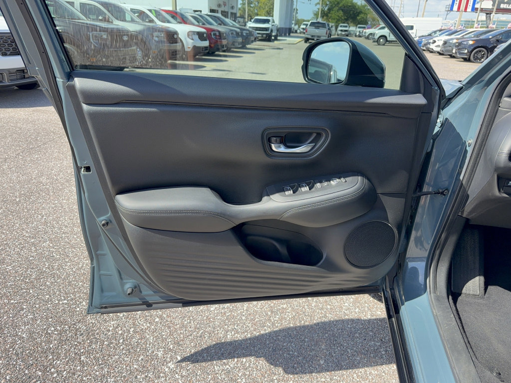 Used 2023 Honda HR-V EX-L image 8