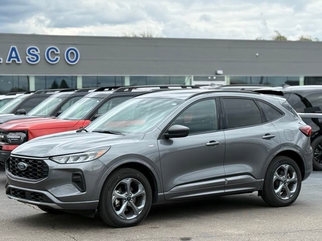 Certified 2024 Ford Escape ST-Line w/ Tech Pack #1 AWD/4WD image 31