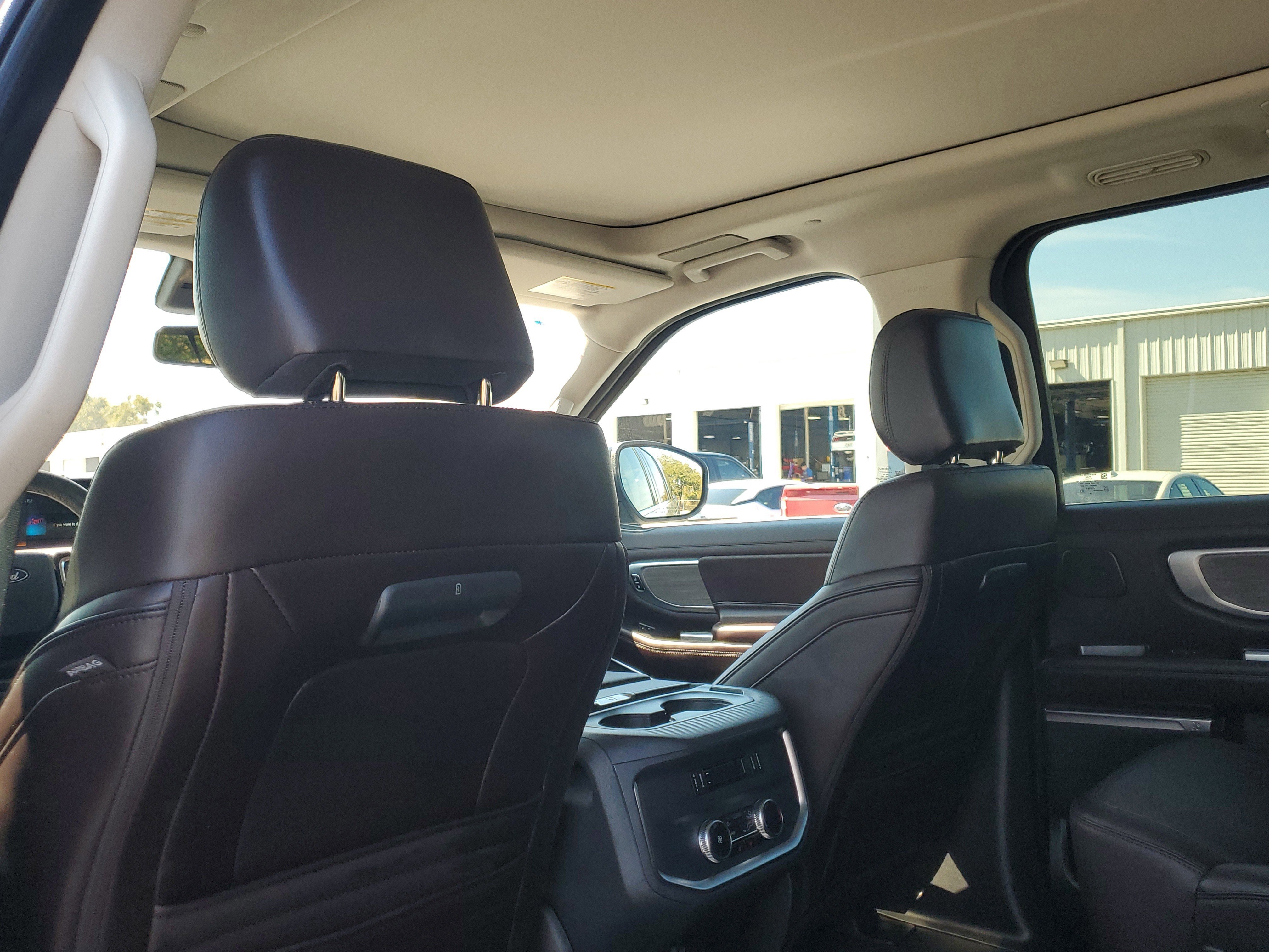 Certified 2025 Ford Expedition Platinum w/ Platinum Ultimate Package image 15