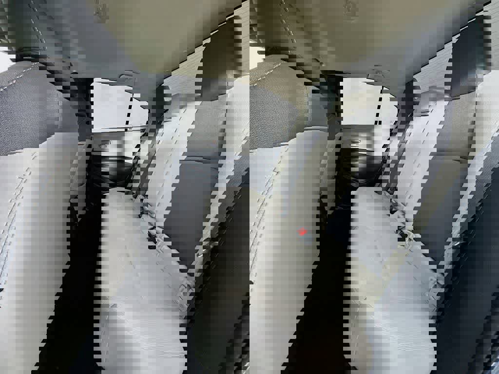 Used 2021 Toyota Corolla LE image 13