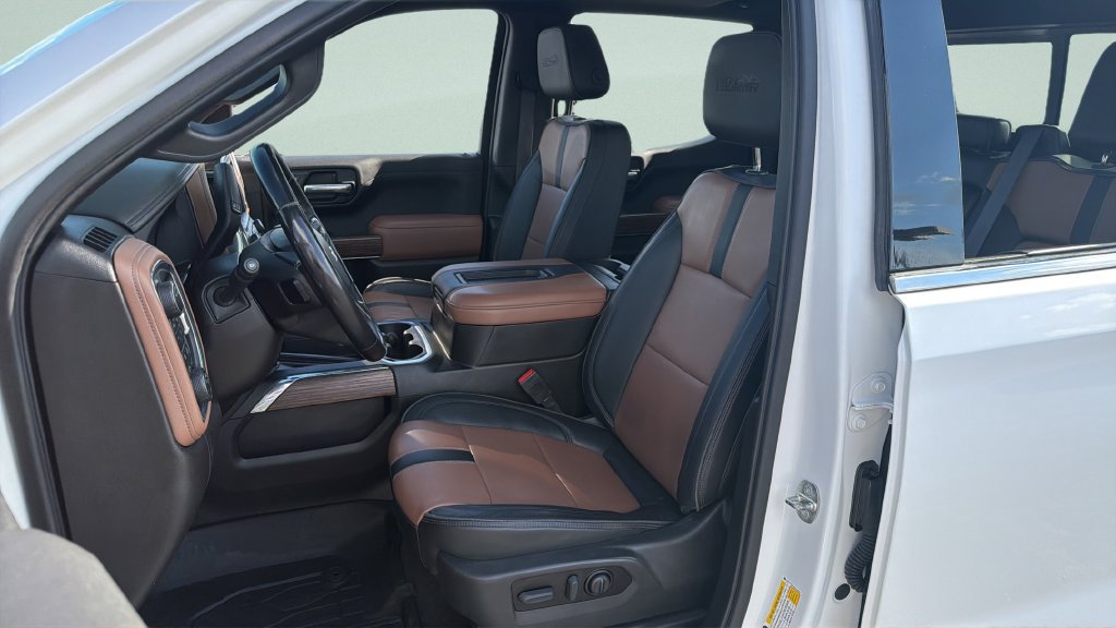 Used 2022 Chevrolet Silverado 1500 High Country w/ Technology Package AWD/4WD image 4