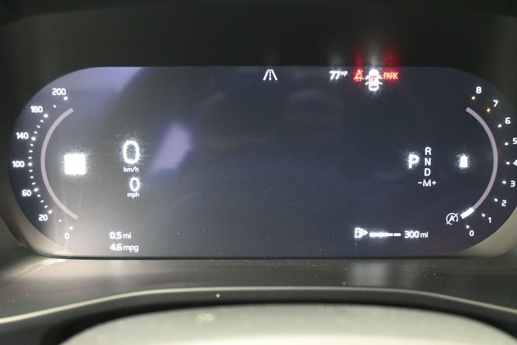 Used 2025 Volvo XC40 B5 Plus AWD/4WD image 14