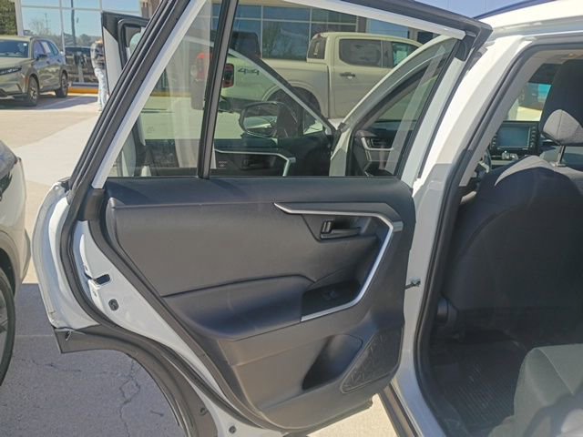 Used 2021 Toyota RAV4 LE image 24