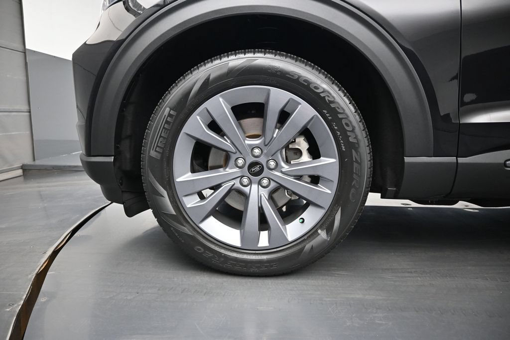 Certified 2023 Ford Explorer XLT w/ Equipment Group 202A RWD image 25