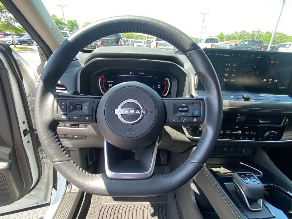 Used 2024 Nissan Rogue Platinum w/ Platinum Premium Package AWD/4WD image 13
