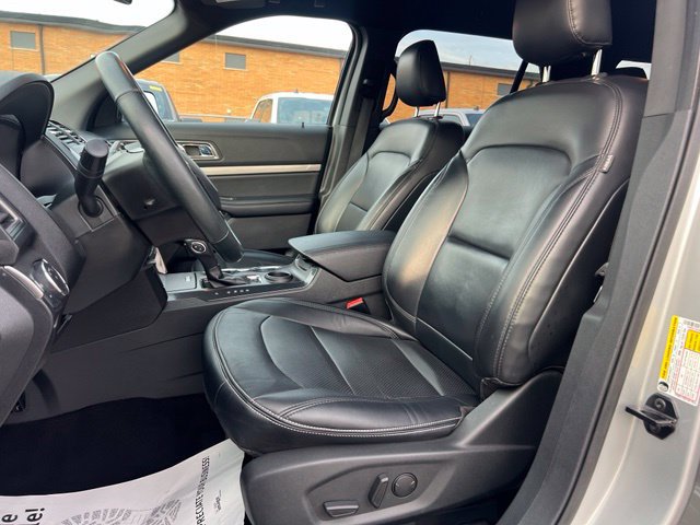 Certified 2019 Ford Explorer XLT w/ Equipment Group 202A FWD image 19