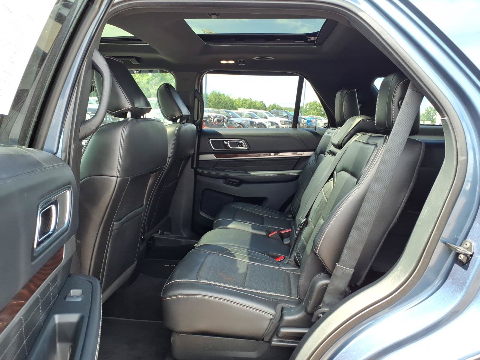 Certified 2019 Ford Explorer Platinum AWD/4WD image 11