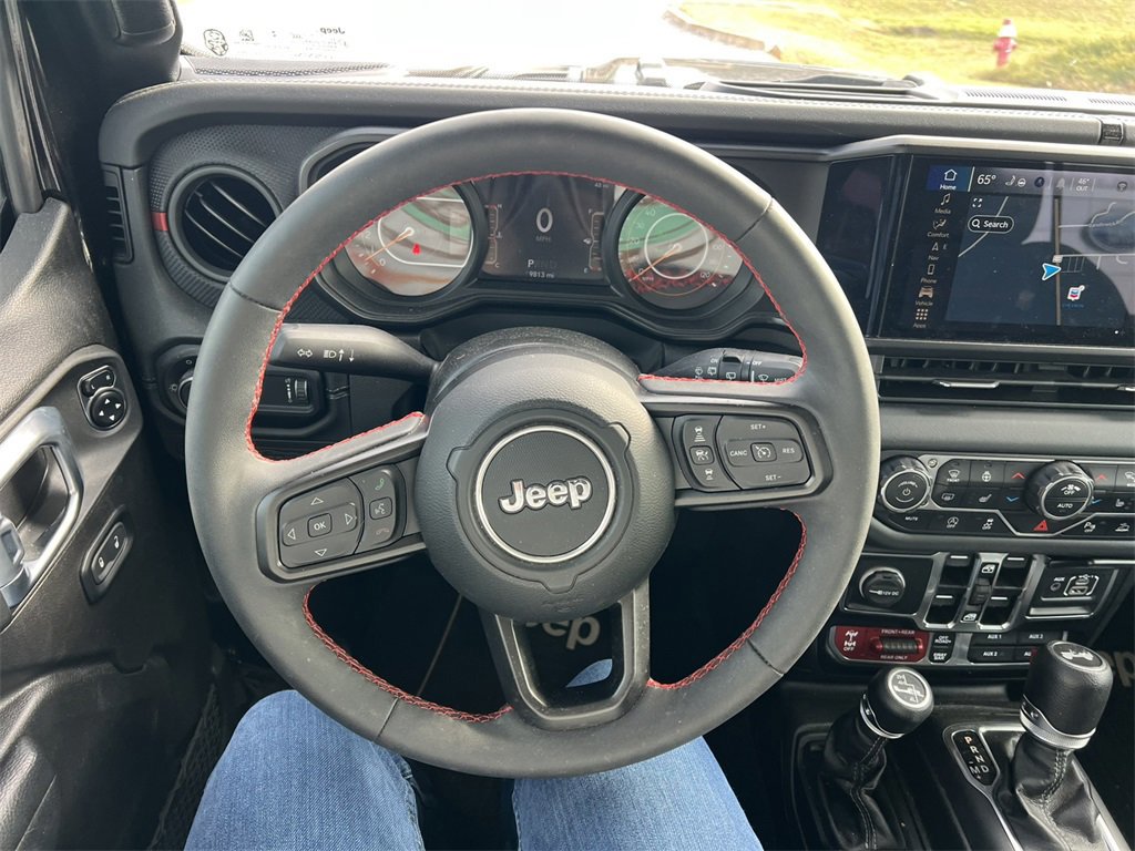 Used 2024 Jeep Wrangler Unlimited Rubicon w/ Technology Group image 26