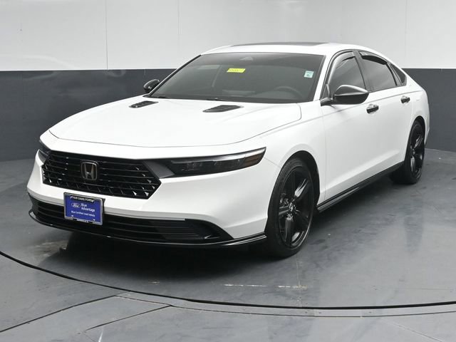Used 2025 Honda Accord Sport image 3