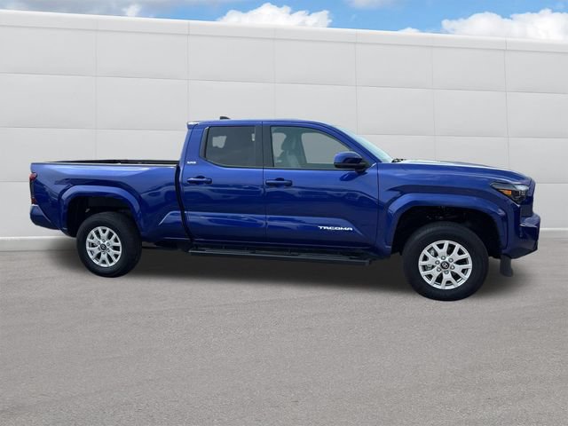 Used 2025 Toyota Tacoma SR5 AWD/4WD image 8
