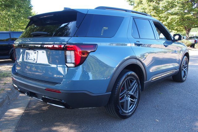 Certified 2025 Ford Explorer ST-Line w/ Premium Package AWD/4WD image 7