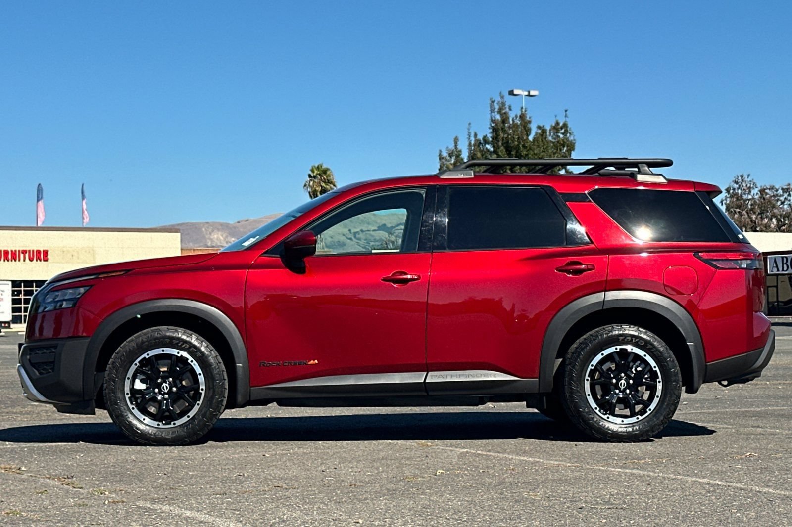 Used 2024 Nissan Pathfinder Rock Creek AWD/4WD image 7