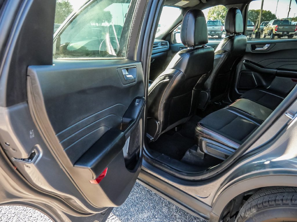 Certified 2025 Ford Escape ST-Line FWD image 23