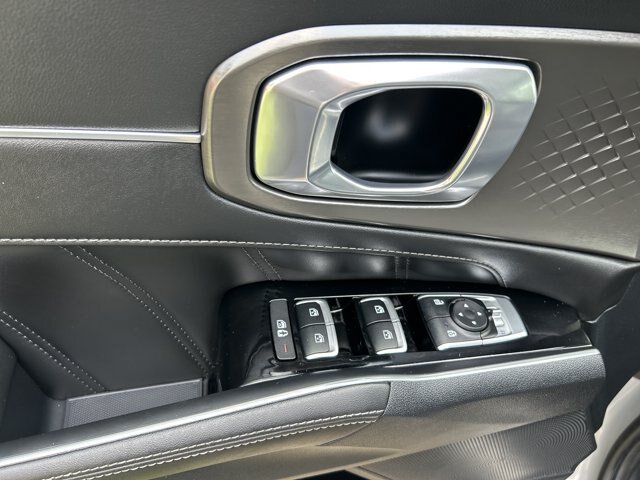 Used 2022 Kia Sorento SX FWD image 11