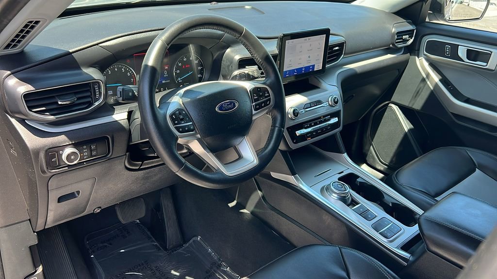 Certified 2023 Ford Explorer XLT w/ Equipment Group 202A RWD image 12