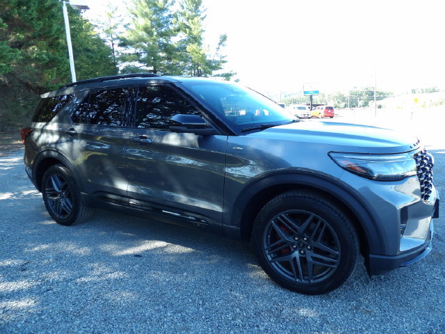 Certified 2025 Ford Explorer ST-Line w/ ST-Line Street Pack AWD/4WD image 7