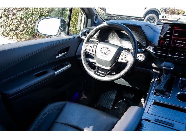 Used 2022 Toyota Sienna XSE w/ XSE Plus Package image 13