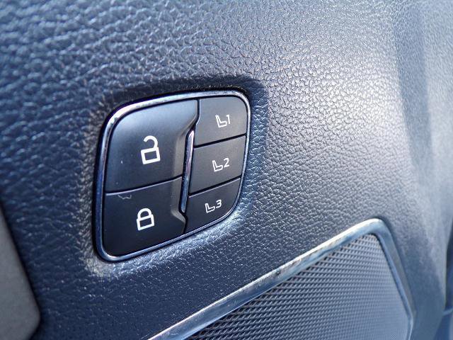 Certified 2022 Ford F250 Platinum w/ FX4 Off-Road Package image 13