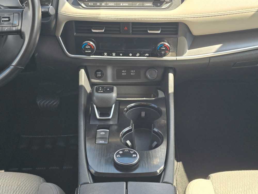 Used 2025 Nissan Rogue SV AWD/4WD image 13