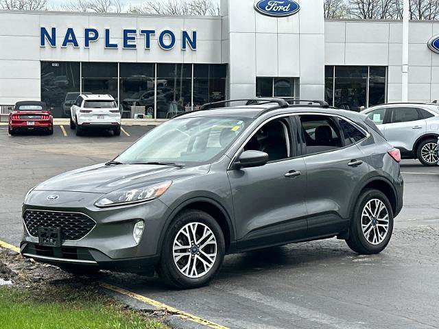 Certified 2022 Ford Escape SEL w/ Technology Package AWD/4WD image 2