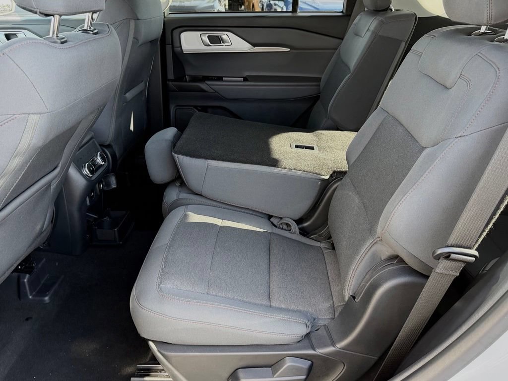 Certified 2025 Ford Explorer Active RWD image 30