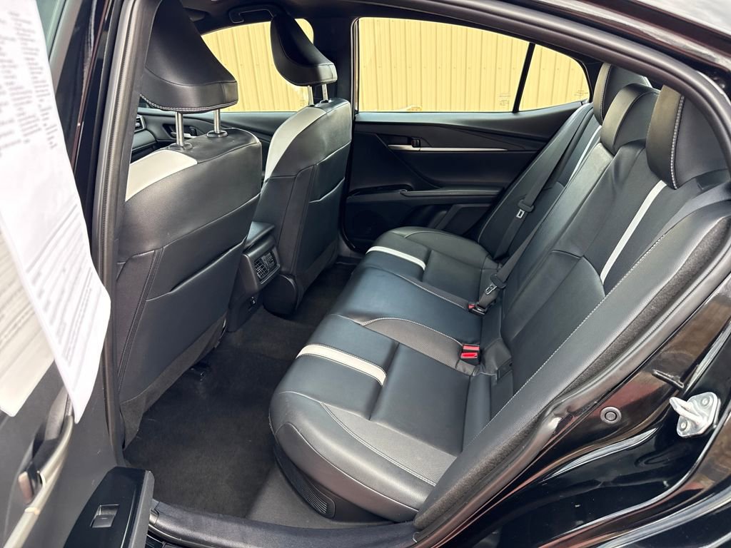 Used 2025 Toyota Camry SE image 18