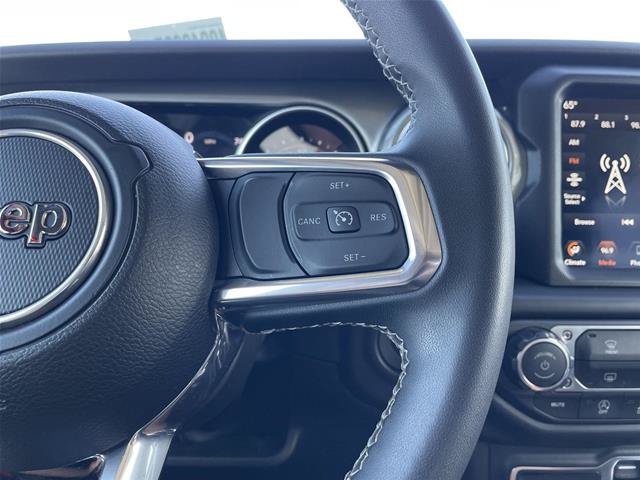 Used 2023 Jeep Wrangler Unlimited Sahara AWD/4WD image 14