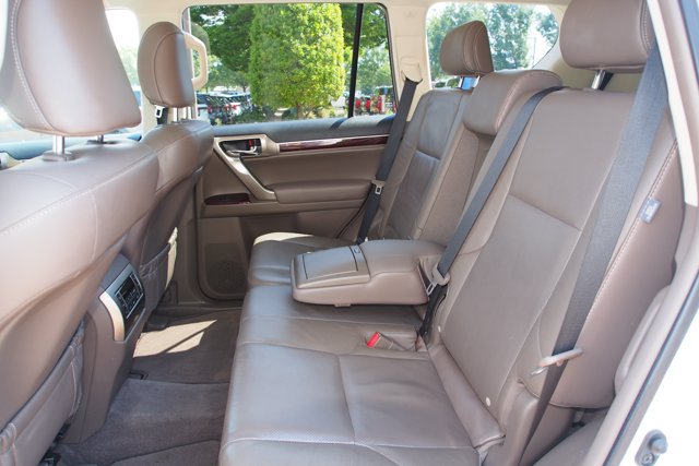 Used 2018 Lexus GX 460 Premium w/ Premium Package AWD/4WD image 20