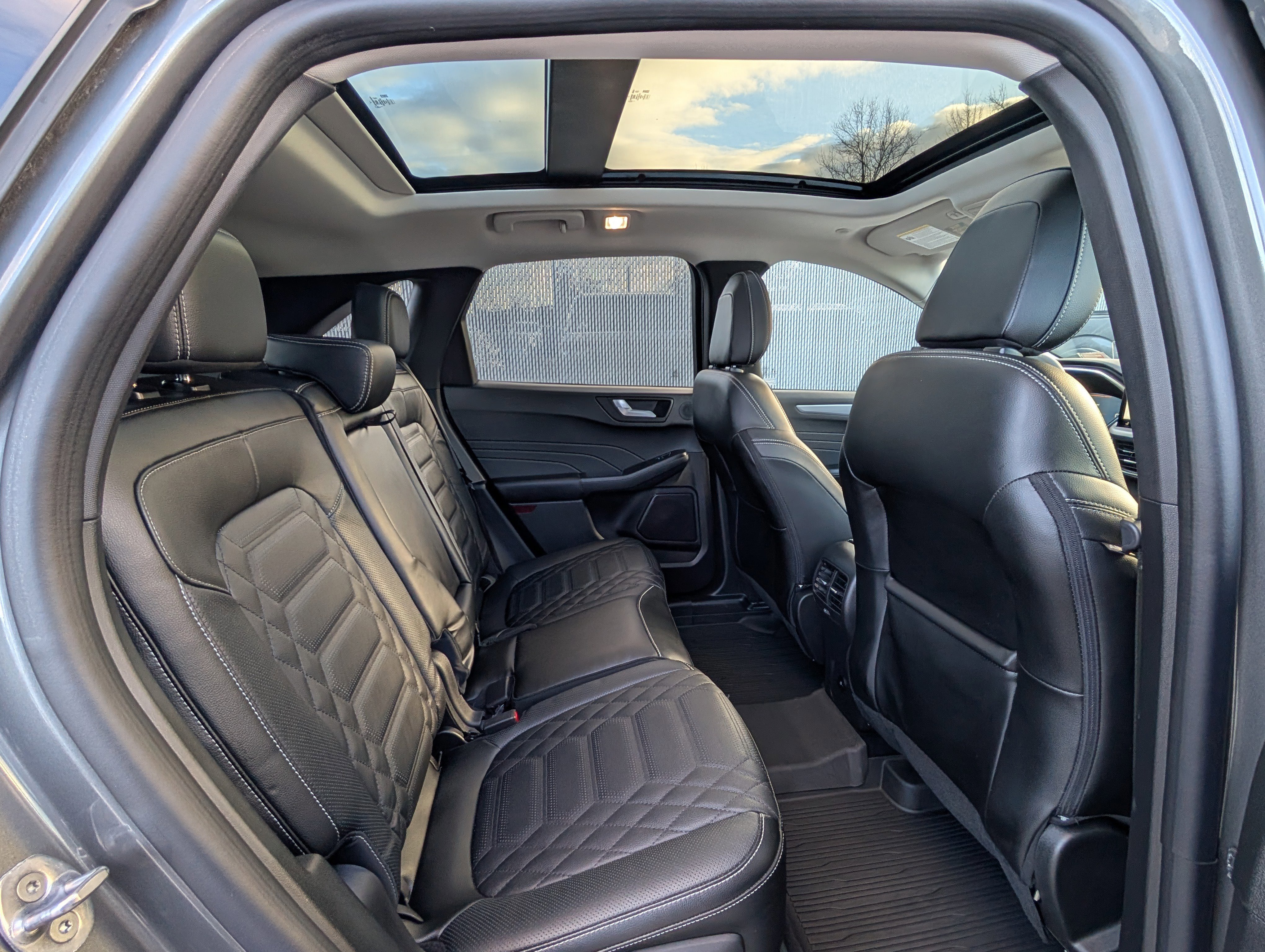 Certified 2023 Ford Escape SE w/ PHEV Premium Package image 13