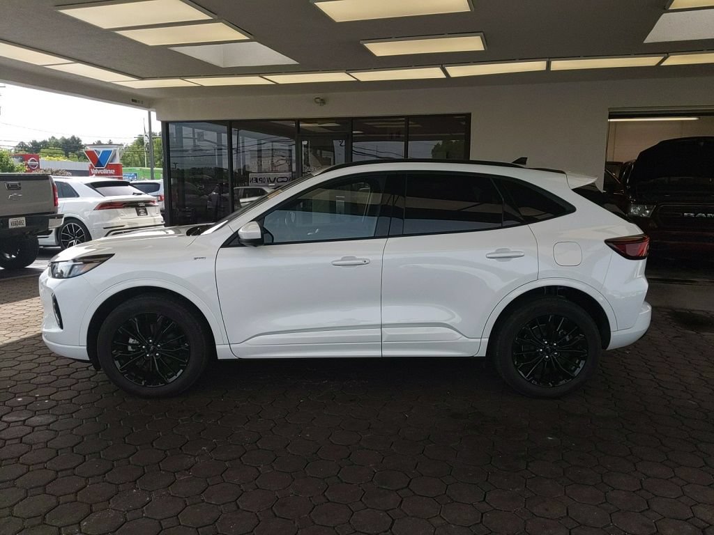 Certified 2023 Ford Escape ST-Line Elite AWD/4WD image 10