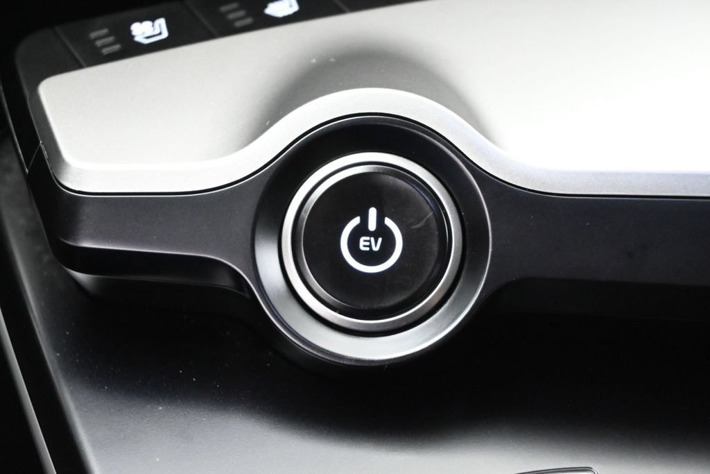 Used 2025 Kia EV6 Wind RWD image 14