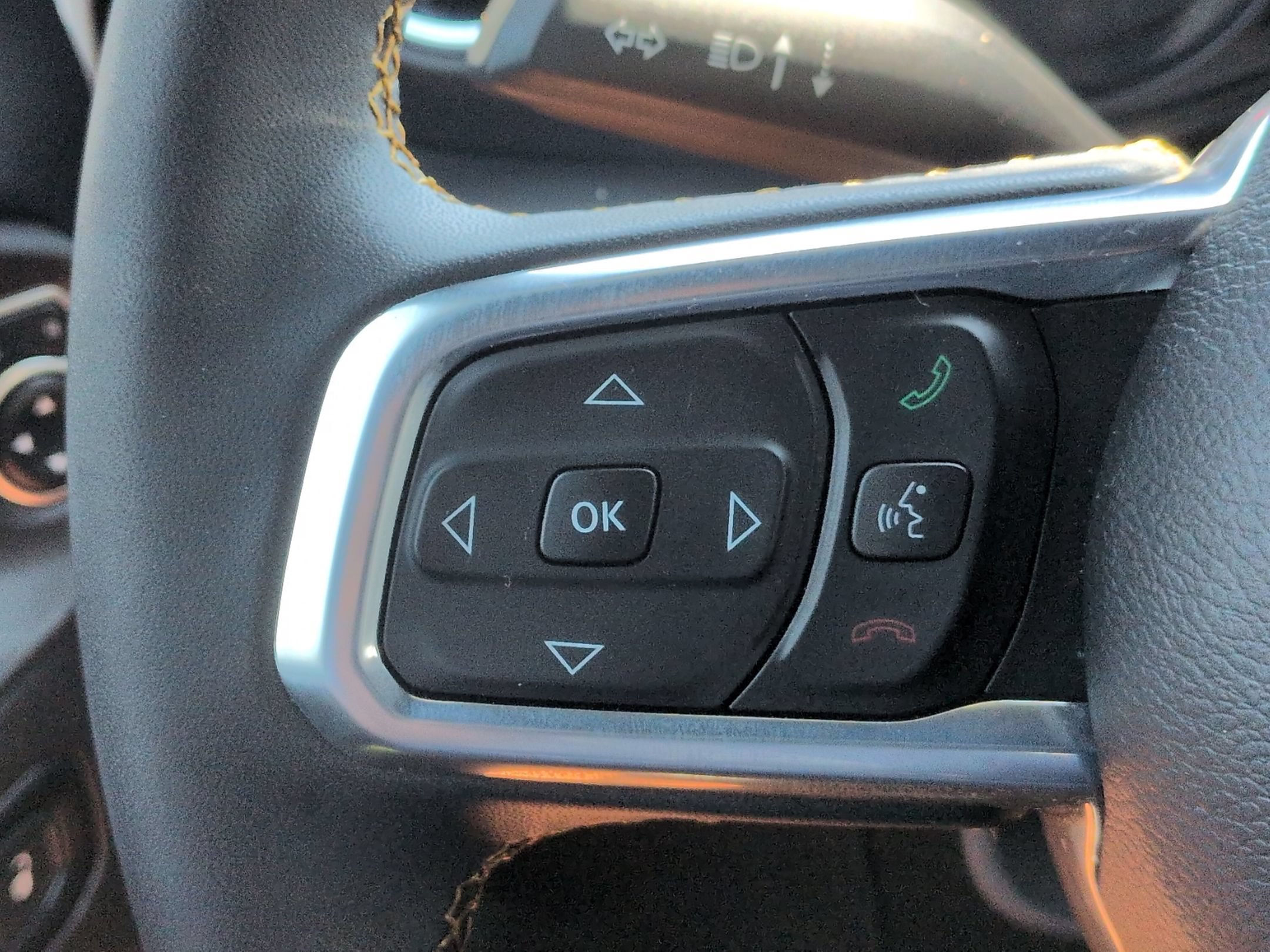 Used 2024 Jeep Wrangler Unlimited Sahara w/ Technology Group AWD/4WD image 18