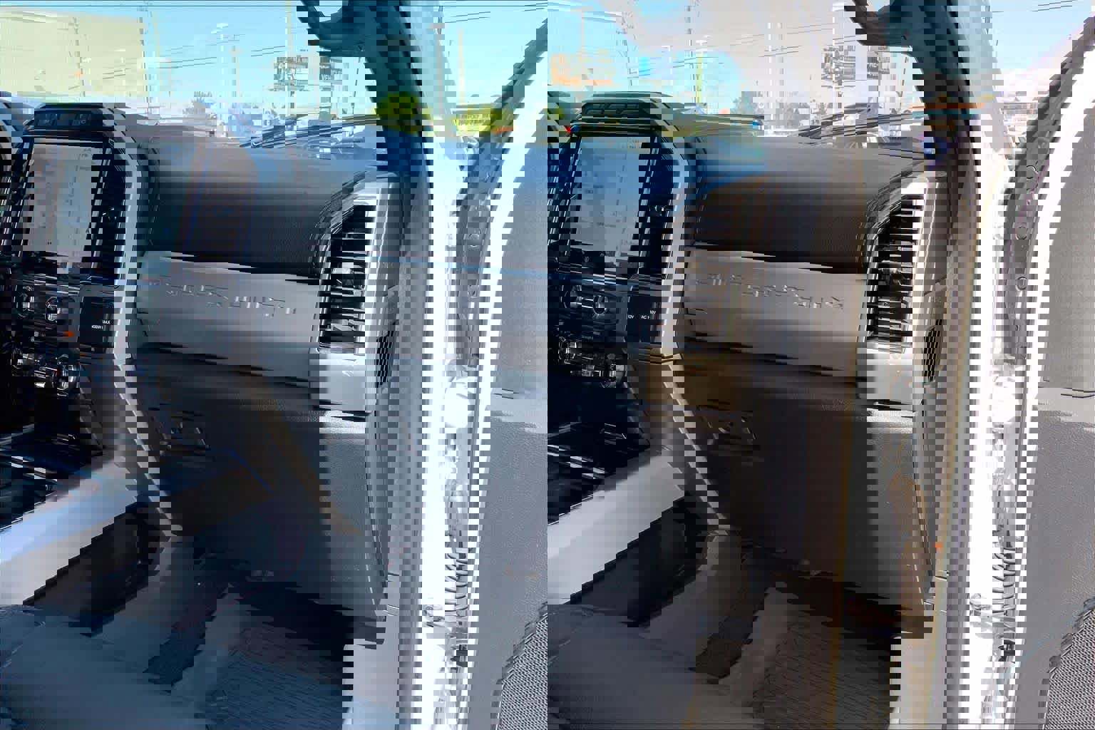 Certified 2022 Ford F250 Lariat w/ Lariat Value Package image 19