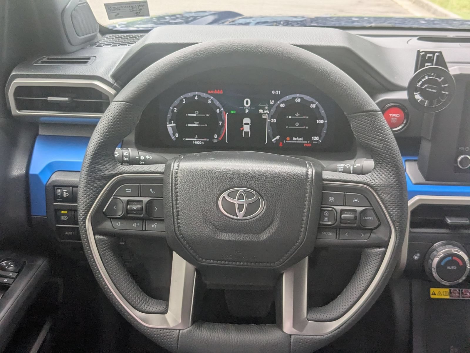 Used 2025 Toyota Tacoma TRD Off-Road w/ TRD Off Road Upgrade Package AWD/4WD image 30