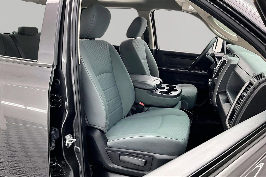 Used 2018 RAM 2500 Tradesman w/ Chrome Appearance Group image 9