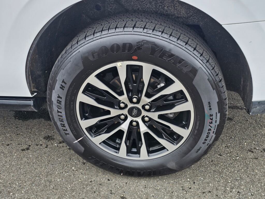 Certified 2025 Ford Expedition Platinum AWD/4WD image 11