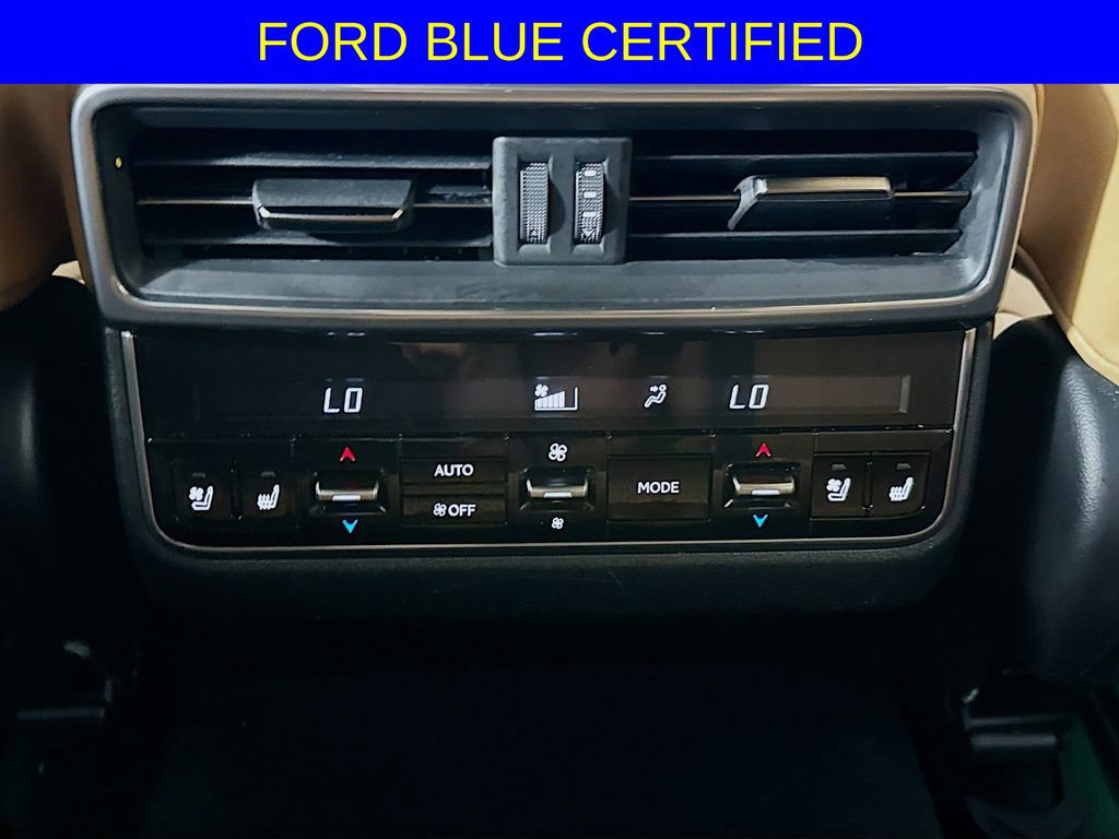 Used 2022 Lexus LX 600 4WD w/ Luxury Package image 28
