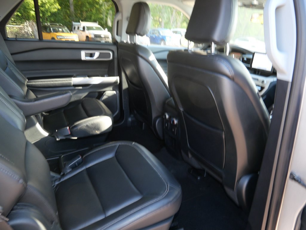 Certified 2020 Ford Explorer XLT w/ Equipment Group 202A AWD/4WD image 13