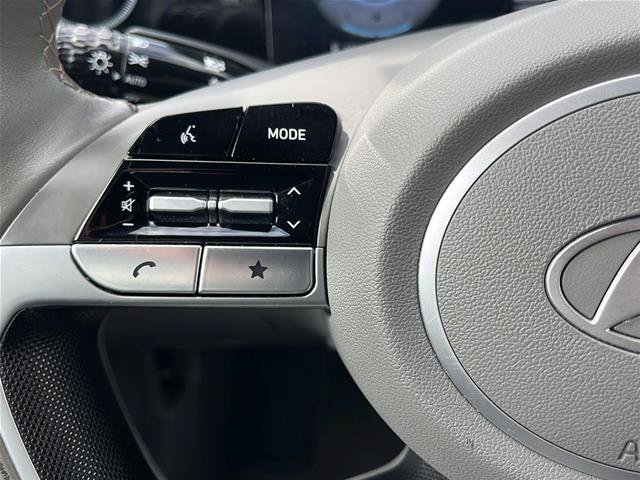 Used 2025 Hyundai Elantra SEL FWD image 22