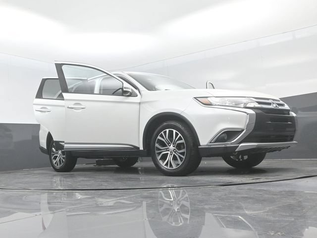 Used 2018 Mitsubishi Outlander SE AWD/4WD image 33