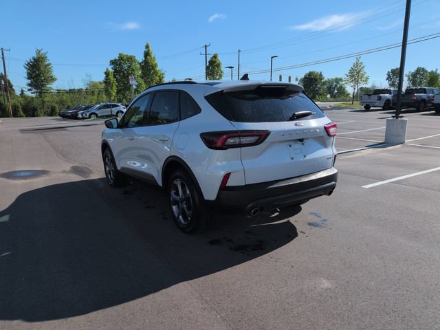 Certified 2025 Ford Escape ST-Line Select AWD/4WD image 5